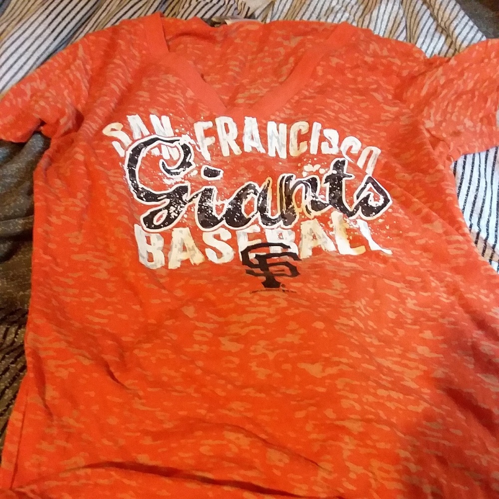 Womens medium giants shirt
